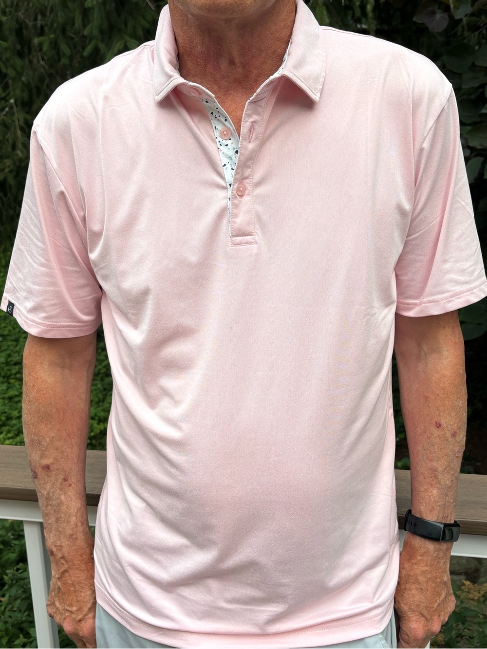 Swannies Men’s Golf Shirt in Pink with splatter pattern on placket. Size M